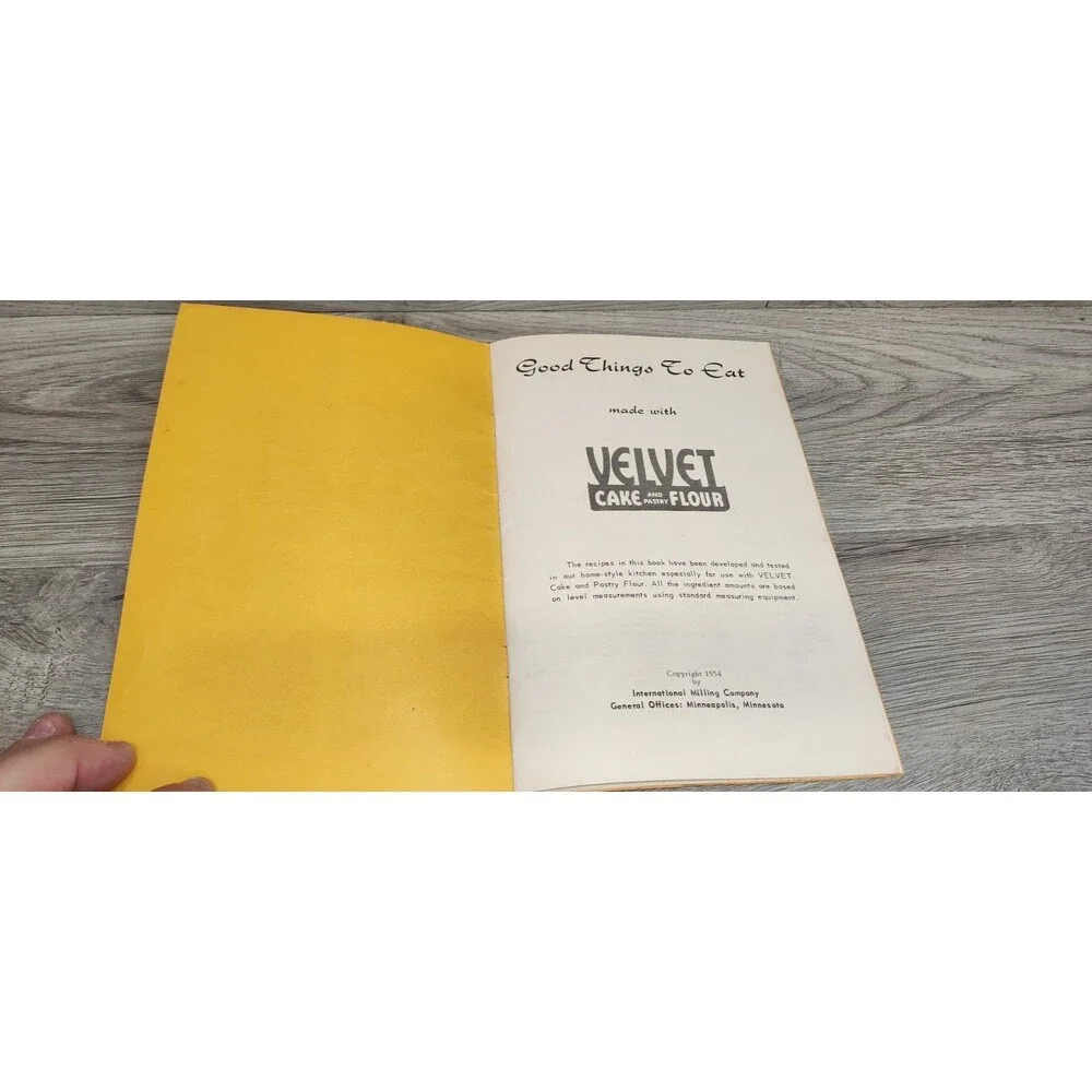 Vtg 1954 Good Things to Eat Made with Velvet Cake and Pastry Flour Recipe Bklt